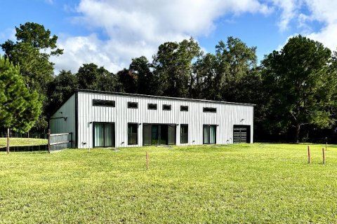 Villa ou maison à vendre à Ocklawaha, Floride: 2 chambres, 124.86 m2 № 1911153 - photo 1