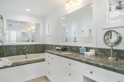 Copropriété à louer à Miami Beach, Floride: 3 chambres, 188.96 m2 № 2077177 - photo 16