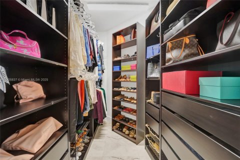 Villa ou maison à vendre à Weston, Floride: 5 chambres, 304.07 m2 № 1967356 - photo 22