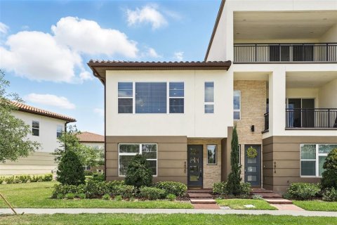 Townhouse in Orlando, Florida 3 bedrooms, 158.68 sq.m. № 1666573 - photo 1