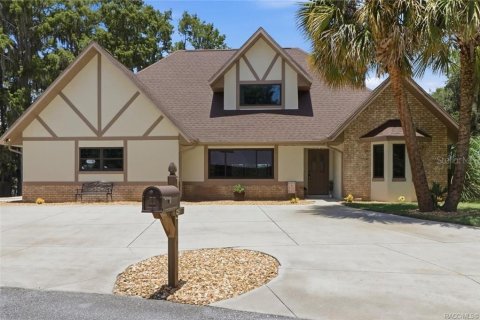 Casa en Inverness, Florida 3 dormitorios, 173.63 m2 № 2239358