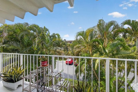 Condo in South Palm Beach, Florida, 1 bedroom  № 2177790 - photo 16