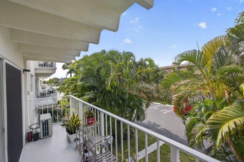 Condo in South Palm Beach, Florida, 1 bedroom  № 2177790 - photo 17