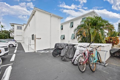 Condo in South Palm Beach, Florida, 1 bedroom  № 2177790 - photo 24