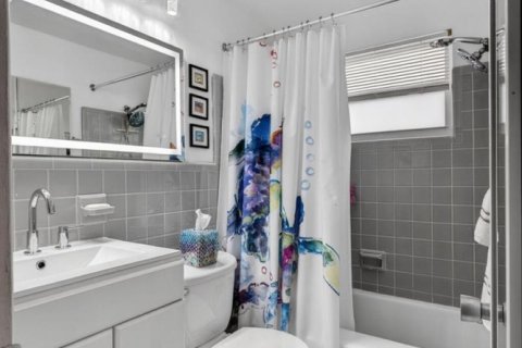 Condo in South Palm Beach, Florida, 1 bedroom  № 2177790 - photo 15