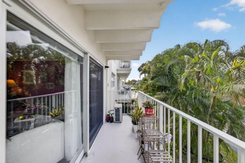 Condo in South Palm Beach, Florida, 1 bedroom  № 2177790 - photo 18