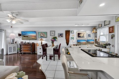 Condo in South Palm Beach, Florida, 1 bedroom  № 2177790 - photo 11