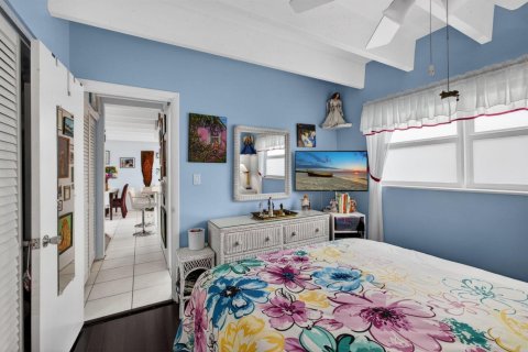Condo in South Palm Beach, Florida, 1 bedroom  № 2177790 - photo 13