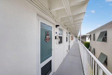 Condo in South Palm Beach, Florida, 1 bedroom  № 2177790 - photo 5