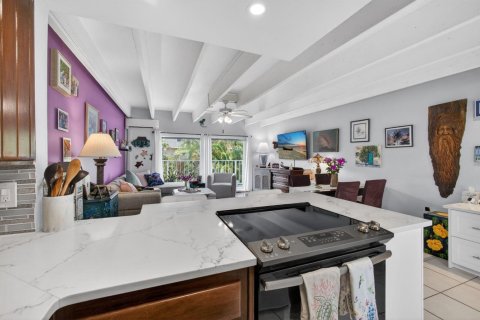 Condo in South Palm Beach, Florida, 1 bedroom  № 2177790 - photo 7