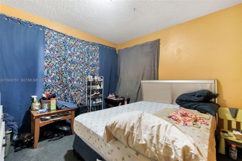Casa en venta en Opa-locka, Florida, 4 dormitorios, 140.65 m2 № 1983056 - foto 7