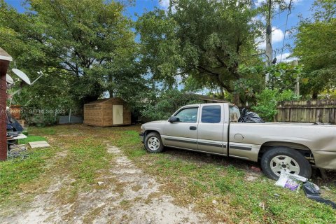 Casa en venta en Opa-locka, Florida, 4 dormitorios, 140.65 m2 № 1983056 - foto 15