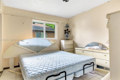 Casa en venta en Opa-locka, Florida, 4 dormitorios, 140.65 m2 № 1983056 - foto 8