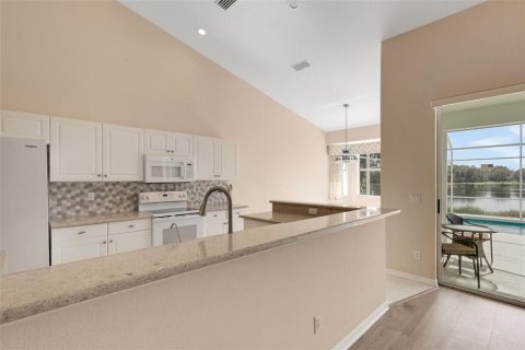 House in Sarasota, Florida 2 bedrooms, 151.24 sq.m. № 2148187 - photo 21