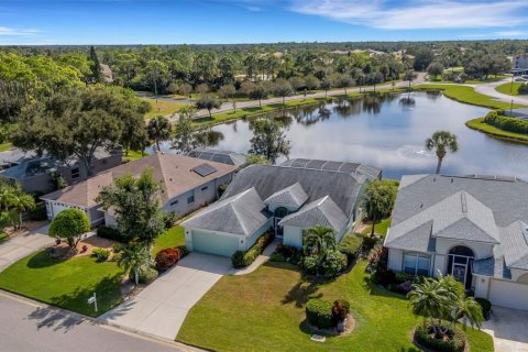 House in Sarasota, Florida 2 bedrooms, 151.24 sq.m. № 2148187 - photo 3