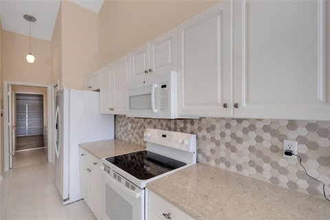 House in Sarasota, Florida 2 bedrooms, 151.24 sq.m. № 2148187 - photo 24