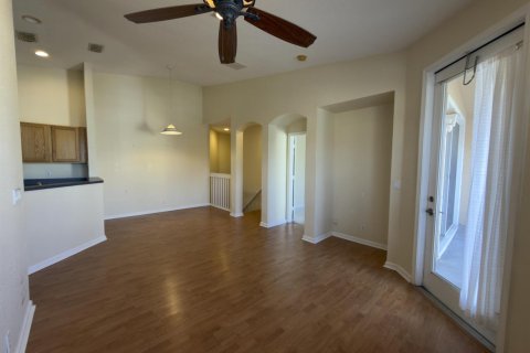 Townhouse in Riviera Beach, Florida 2 bedrooms, 94.95 sq.m. № 2169922 - photo 2