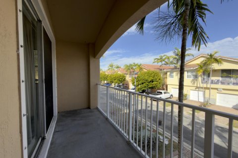Townhouse in Riviera Beach, Florida 2 bedrooms, 94.95 sq.m. № 2169922 - photo 9