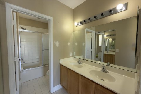 Townhouse in Riviera Beach, Florida 2 bedrooms, 94.95 sq.m. № 2169922 - photo 5