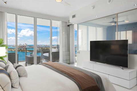 Condo in Miami, Florida, 2 bedrooms  № 1500812 - photo 12