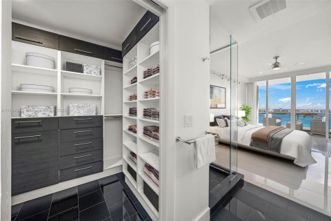 Condo in Miami, Florida, 2 bedrooms  № 1500812 - photo 16