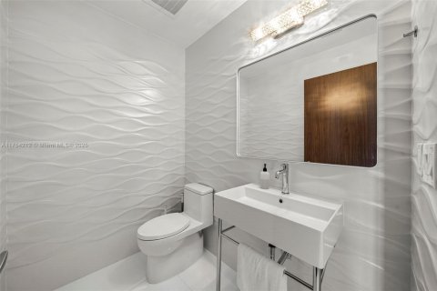 Condo in Miami, Florida, 2 bedrooms  № 1500812 - photo 21