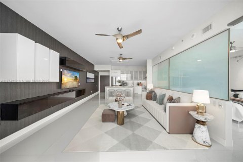 Condo in Miami, Florida, 2 bedrooms  № 1500812 - photo 18