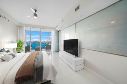 Condo in Miami, Florida, 2 bedrooms  № 1500812 - photo 10