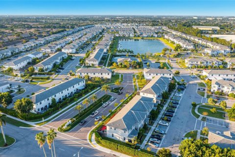 Купить таунхаус в Хомстед, Флорида 3 спальни, 133.97м2, № 2003302 - фото 22