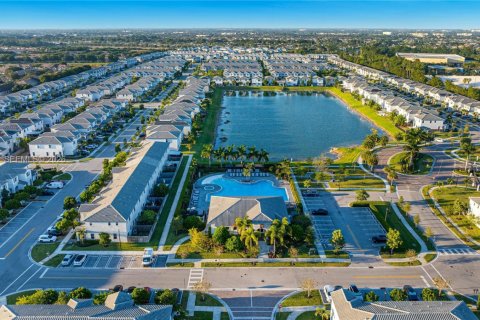 Купить таунхаус в Хомстед, Флорида 3 спальни, 133.97м2, № 2003302 - фото 23