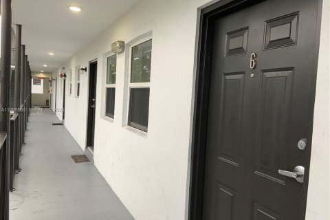 Apartamento en alquiler en Miami, Florida, 1 dormitorio, 65.03 m2 № 2063798 - foto 5