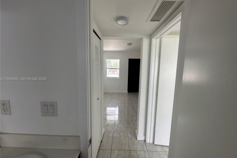 Apartamento en alquiler en Miami, Florida, 1 dormitorio, 65.03 m2 № 2063798 - foto 7