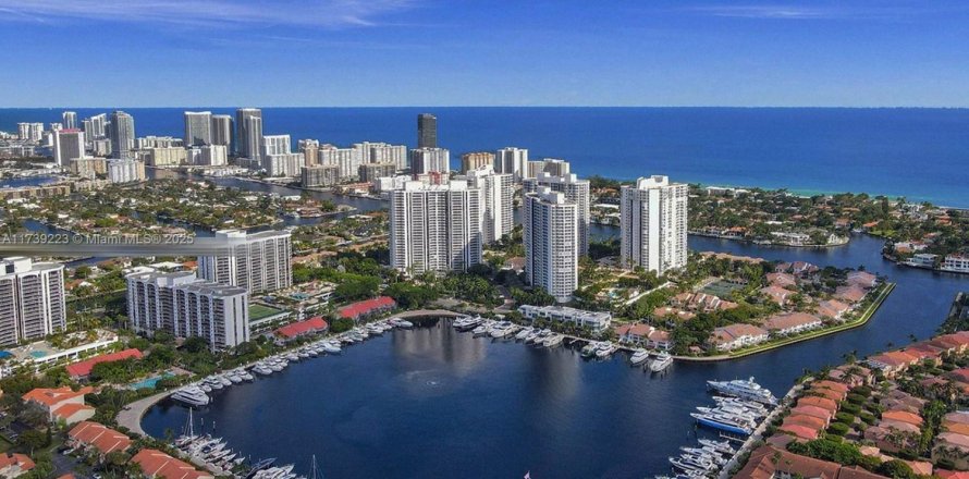 Condo in Aventura, Florida, 2 bedrooms  № 1487733