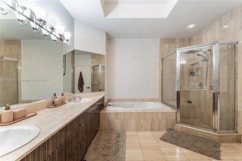 Condo in Aventura, Florida, 2 bedrooms  № 1487733 - photo 22