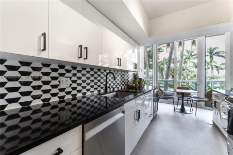 Condo in Aventura, Florida, 2 bedrooms  № 1487733 - photo 16