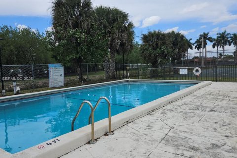 Copropriété à vendre à Miami, Floride: 2 chambres, 108.7 m2 № 2048347 - photo 19