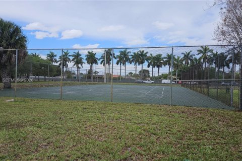 Copropriété à vendre à Miami, Floride: 2 chambres, 108.7 m2 № 2048347 - photo 18