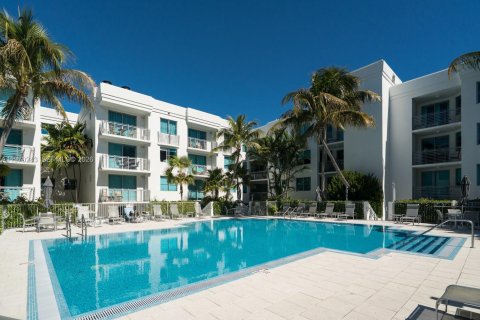 Condominio en venta en Miami Beach, Florida, 1 dormitorio, 76.74 m2 № 2031964 - foto 21