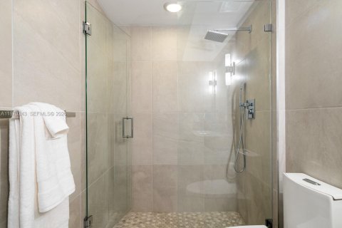 Condominio en venta en Miami Beach, Florida, 1 dormitorio, 76.74 m2 № 2031964 - foto 16