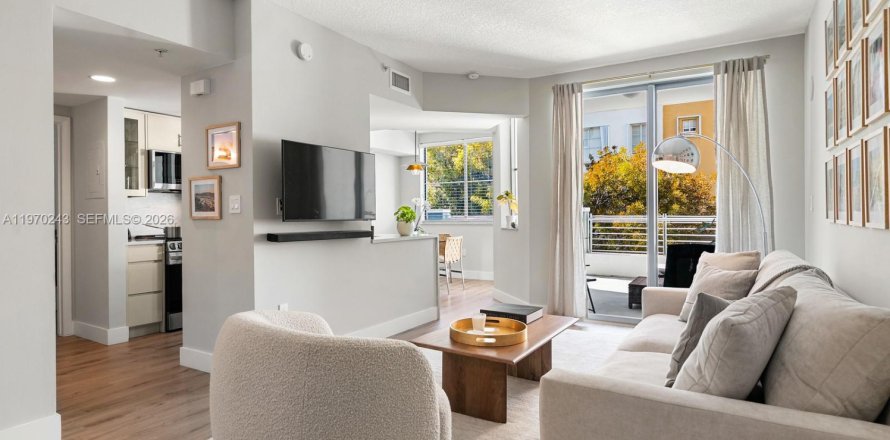 Condominio en Miami Beach, Florida, 1 dormitorio  № 2031964