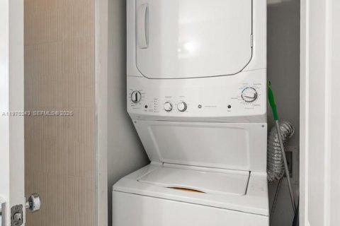 Condominio en venta en Miami Beach, Florida, 1 dormitorio, 76.74 m2 № 2031964 - foto 20