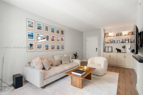 Condominio en venta en Miami Beach, Florida, 1 dormitorio, 76.74 m2 № 2031964 - foto 2