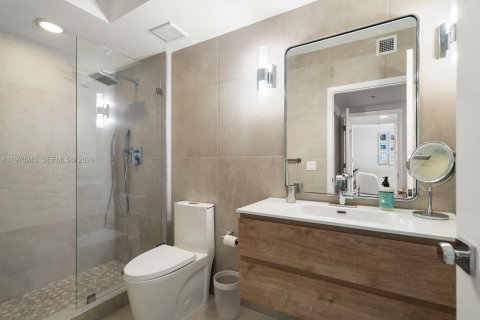 Condominio en venta en Miami Beach, Florida, 1 dormitorio, 76.74 m2 № 2031964 - foto 15