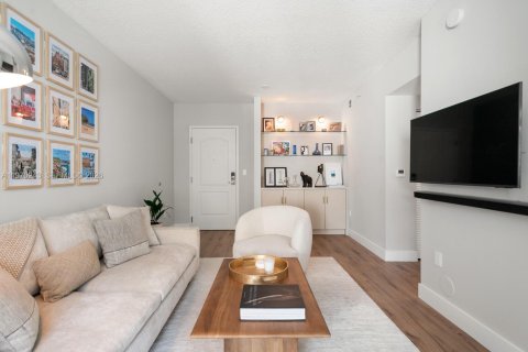 Condominio en venta en Miami Beach, Florida, 1 dormitorio, 76.74 m2 № 2031964 - foto 4