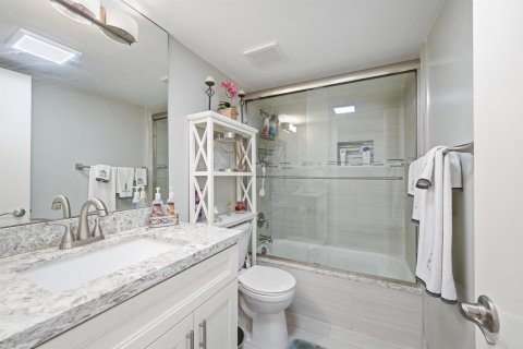 Copropriété à vendre à Pompano Beach, Floride: 2 chambres, 96.15 m2 № 2180628 - photo 14