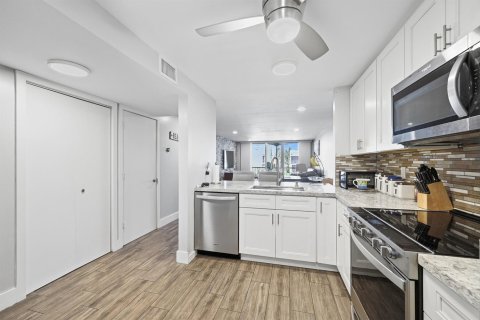Copropriété à vendre à Pompano Beach, Floride: 2 chambres, 96.15 m2 № 2180628 - photo 2