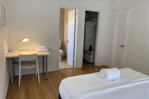 Apartamento en alquiler en Miami Beach, Florida, 2 dormitorios № 2339936 - foto 5