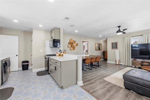 Villa ou maison à vendre à Clearwater, Floride: 5 chambres, 186.64 m2 № 2405679 - photo 10
