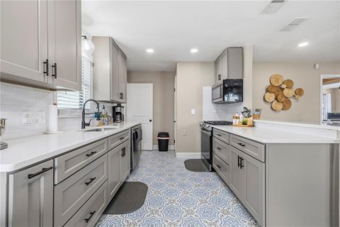 Villa ou maison à vendre à Clearwater, Floride: 5 chambres, 186.64 m2 № 2405679 - photo 9