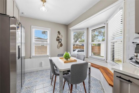 Villa ou maison à vendre à Clearwater, Floride: 5 chambres, 186.64 m2 № 2405679 - photo 8